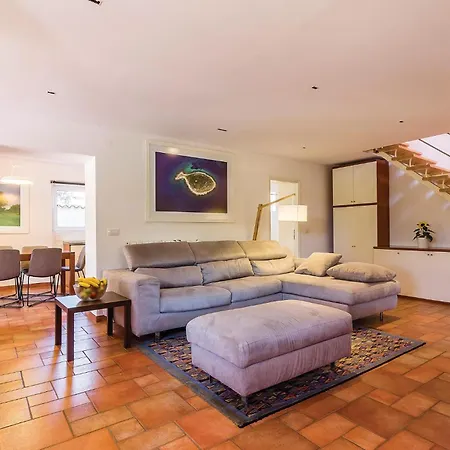 Holiday home Cozy In With Outdoor Swimming Pool Pula