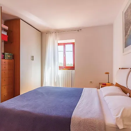 Holiday home Cozy In With Outdoor Swimming Pool Pula