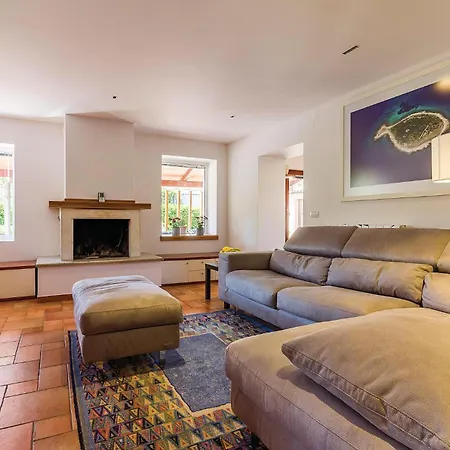 Holiday home Cozy In With Outdoor Swimming Pool