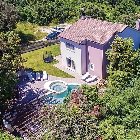 Holiday home Cozy In With Outdoor Swimming Pool Pula