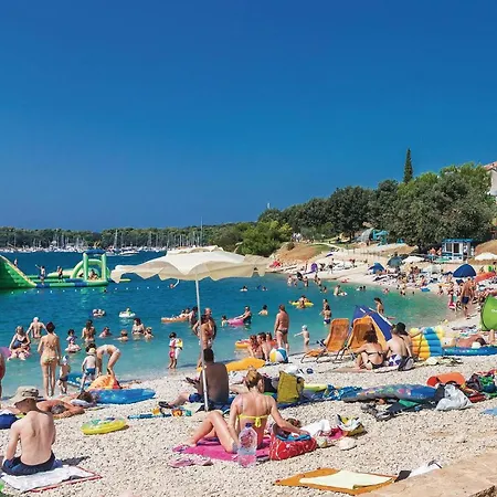 Сasa de vacaciones Cozy In With Outdoor Swimming Pool *